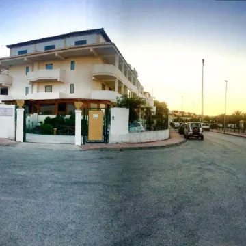 B&B Palazzo Manfredi Vieste, Fronte Mare Con Parcheggio