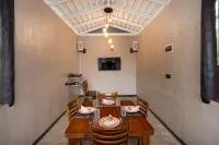 Hasthri Boutique Blue Apartment in Ahangama with pool Near Beach - breakfast