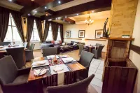 Border Hotel - พร้อมอาหารเช้า