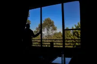 Peaceful Cottage & Cafe du Mont - 2-Star