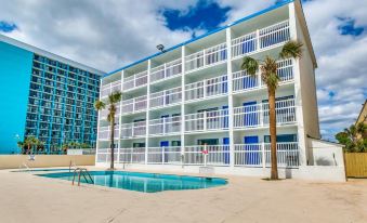 Beachcomber Inn & Suites