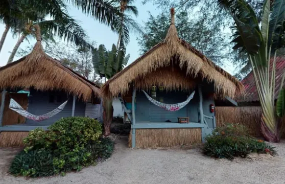 海之愛海灘酒吧和平房酒店