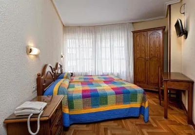 Hostal Hispano فنادق في Azofra