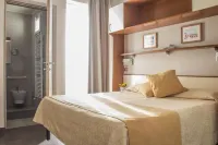 Hotel Sandra Hotel in zona Chiesa Parrocchiale di San Lorenzo In Correggiano