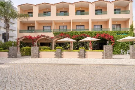 Casablanca Unique Hotel Отели в г. Monte Gordo