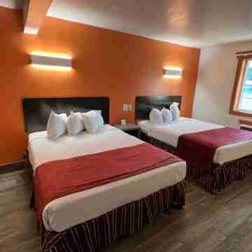 Colonel Williams Resort and Suites Rooms