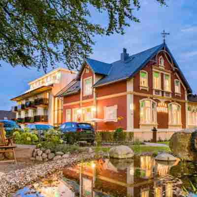 Parkhotel Jever Hotel Exterior