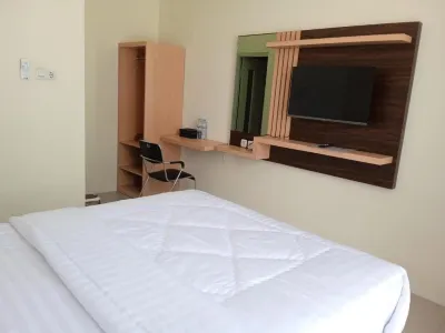 Ni_Er Guesthouse by Mr.Tsabalala Отели рядом с достопримечательностью «Stasiun Lumajang»