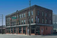 The Painted Lady Hotels near Back Forty Beer Co.