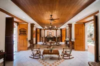 Hotel Plaza Colon - Granada Nicaragua - 3-Star