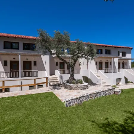 Dionysus Apartments & Suites