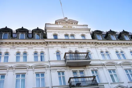 Elite Hotel Mollberg Отели рядом с достопримечательностью «Fredriksdal Open-Air Museum and Botanical Garden»