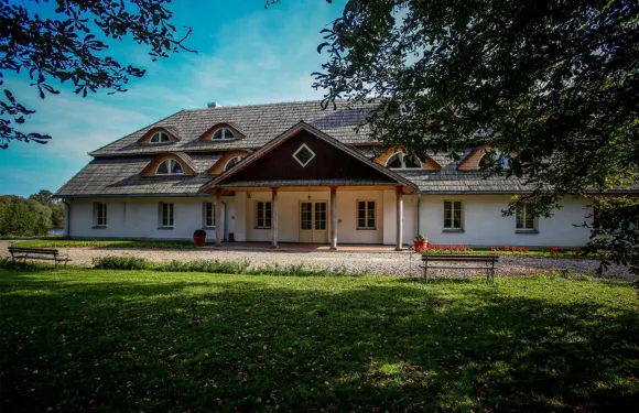 斯特日熱夫莊園