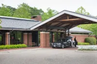 Williamsburg Woodlands Hotel & Suites, an Official Colonial Williamsburg Hotel Hotels near Earl Gregg Swem Library