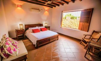 La Casa Amarilla