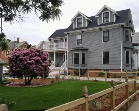 Davis Square Inn Hotels in Somerville