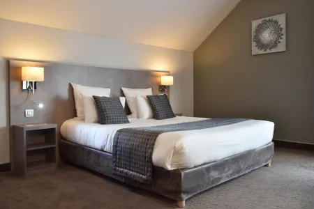 Hotel Saint Daniel Отели рядом с достопримечательностью «Нотр-Дам»