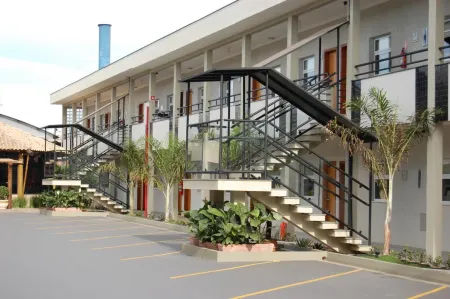 Limeira Suítes Отели рядом с достопримечательностью «Adra Araujo»