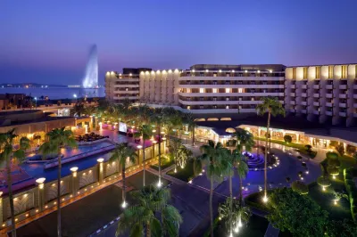 Al Corniche Hotels near Al-Khaskiah Shopping Centre