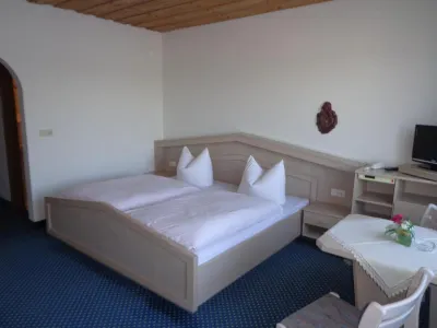 Hotel am See Hotels in der Nähe von Klosterladen Strahlfeld - Kloster St. Dominikus Strahlfeld