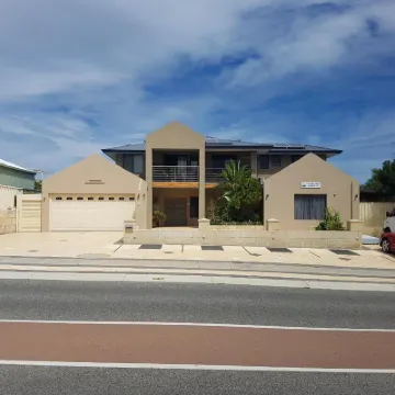 Ocean Reef Homestay Hotel a 