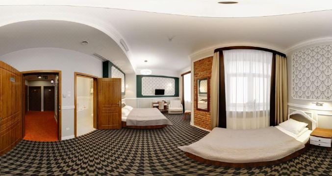 1. 호텔 카미에니차..