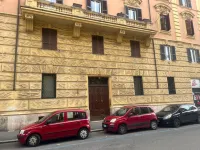 Bed e Breakfast At Your Place di Patrizi Luca Hotel in zona Chiesa Parrocchiale di San Giovanni Battista dei Fiorentini