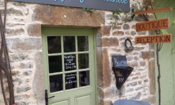 Hotel de la Halle - Housity