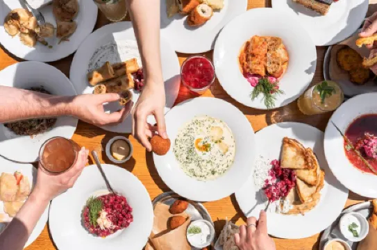 Grandhotel Sluchátko - EX Zámecký Hotel Отели в г. Зноймо