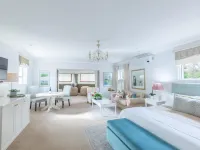 Last Word Constantia Hotels near Groot Constantia