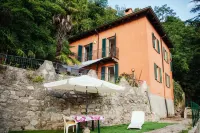 Villa Bertacchi - inside and out Como - Bungalows
