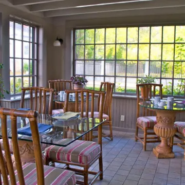 Hilltop Inn