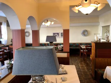 Hotel Hilgers Отели в г. Фетвайс