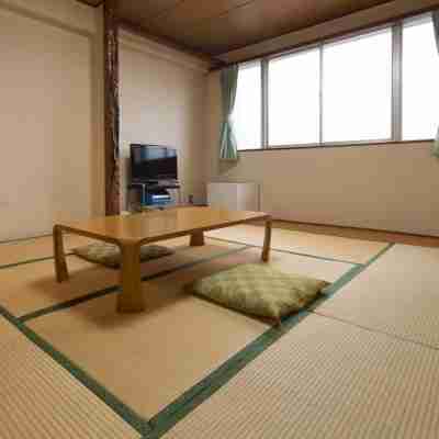 水沢 翠明荘 Rooms