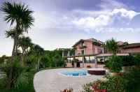 Queen Hotel Hoteles en Zona Industriale Val Pescara