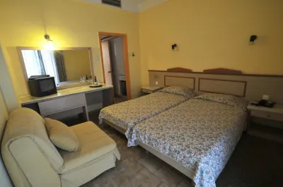 Ilis Hotel