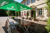 Schloss Sennfeld - Hotel & Restaurant & Veranstaltungsort Hotels in Ravenstein