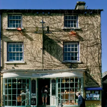 Rooms at the Apple Pie