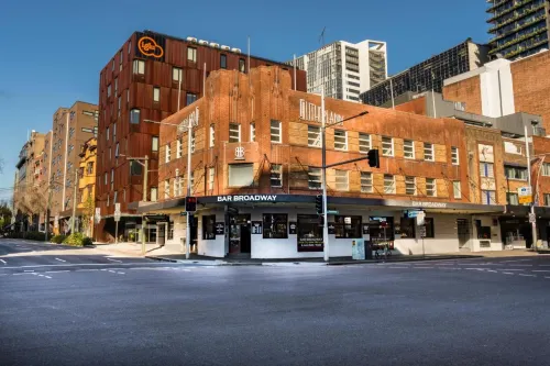 Bar Broadway Hotels in Chippendale