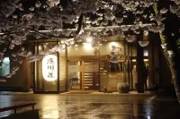 Tonamino Shogawaso Ichimantei Hotels in 