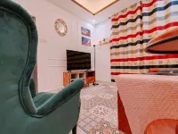 WHITE ON HOMESTAY CAMERON BY ICOLOR