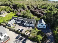 Corran Bunkhouse - parking