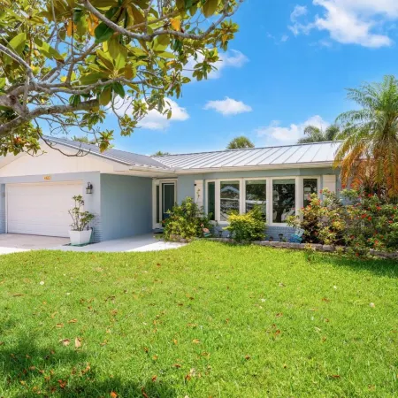 4822 Fairview Dr