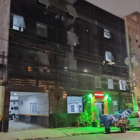 Center Plaza Hotel Отели рядом с достопримечательностью «Площадь Либердаде»