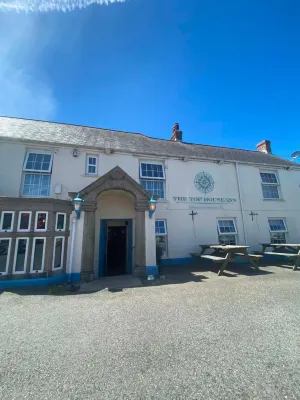 The Top House Inn
