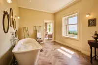 Kinclune Estate - House & Cottages - 4-Star