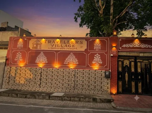 Travellers Village Resort -City Centre Near JAL Mahal Jaipur - Hosteller