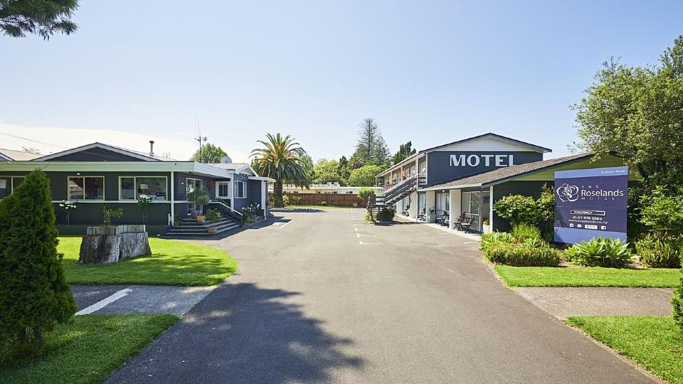 Roselands Motel