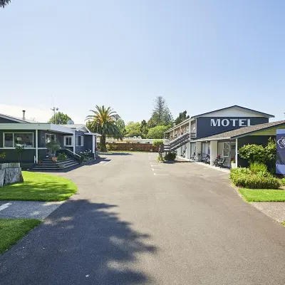 Roselands Motel Hotels near Mercury Baypark