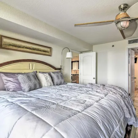 Gulf-View Hudson Condo in Waterfront Resort!